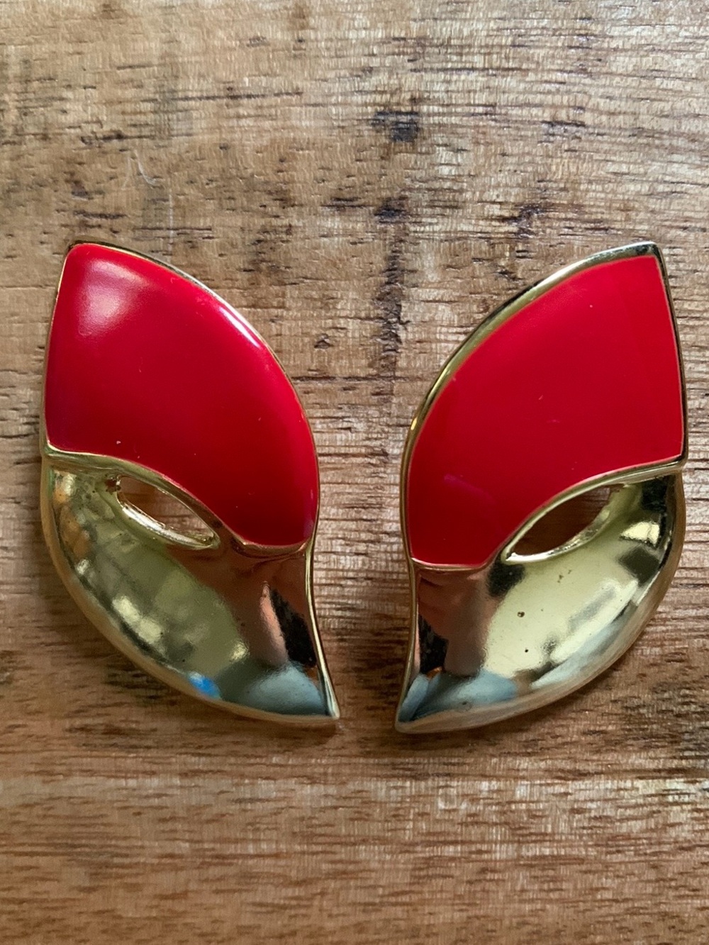 Vintage 1980s Avon "Daytime Drama" Earrings